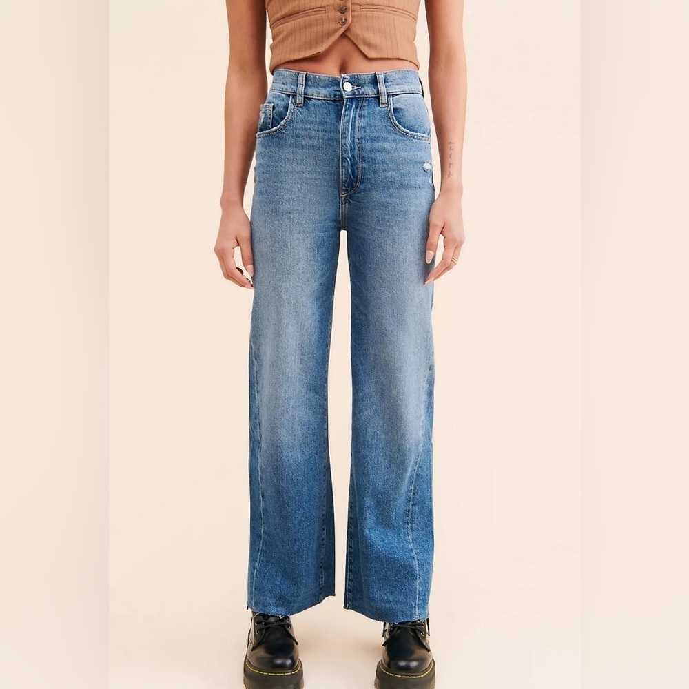 DL1961 - Women's - Hepburn Wide Leg High Rise Distressed Hem Jeans size 29